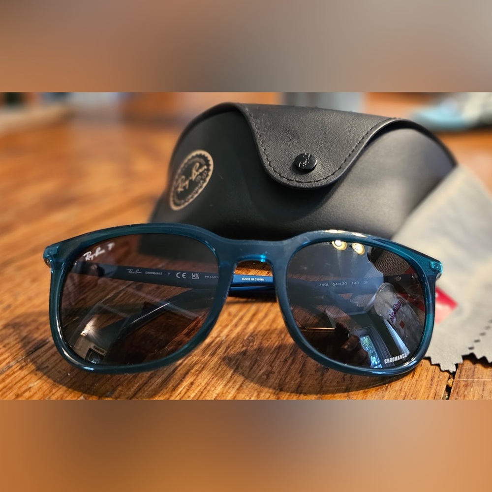 Ray-Ban Glossy teal Eyewear